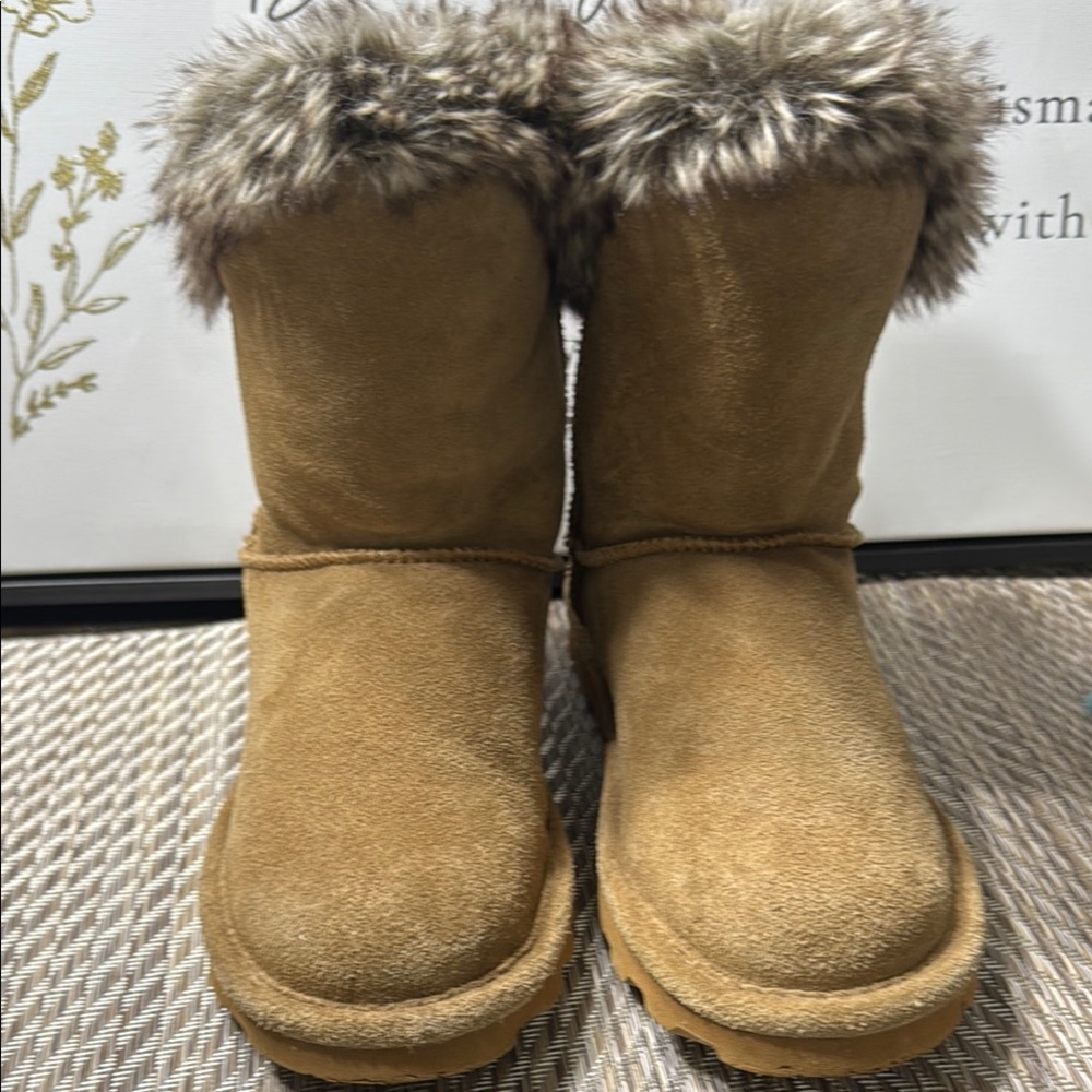 BearPaw Tan and Gray Winter Boots Women’s SZ 7 Box2